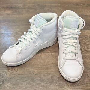 Nike Court Royale 2 Mid Womens Shoes